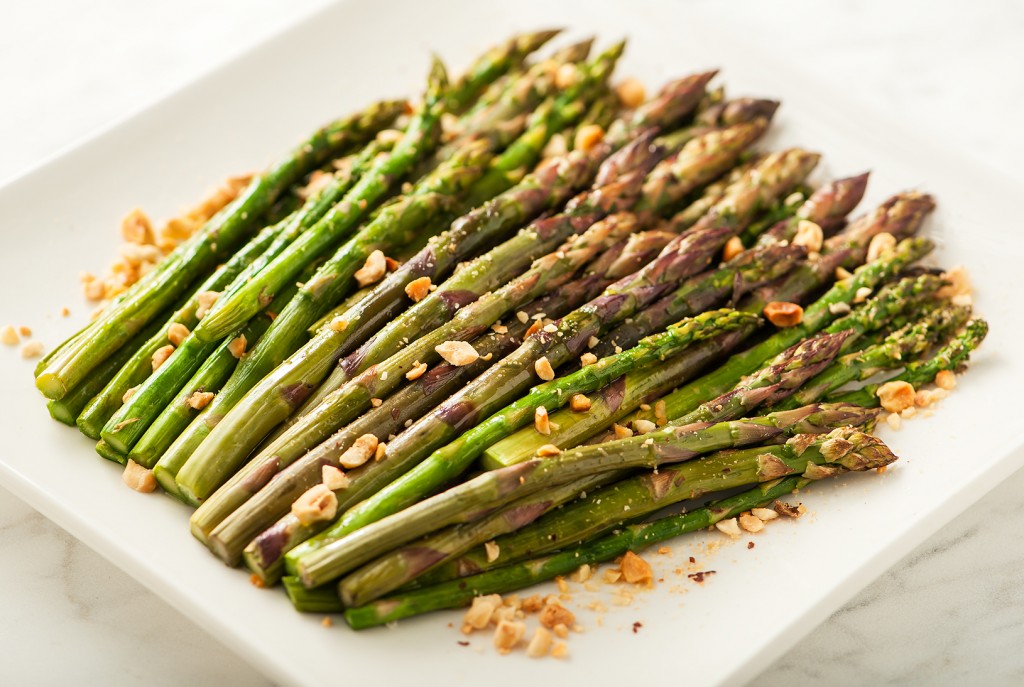 asparagus-with-hazelnuts