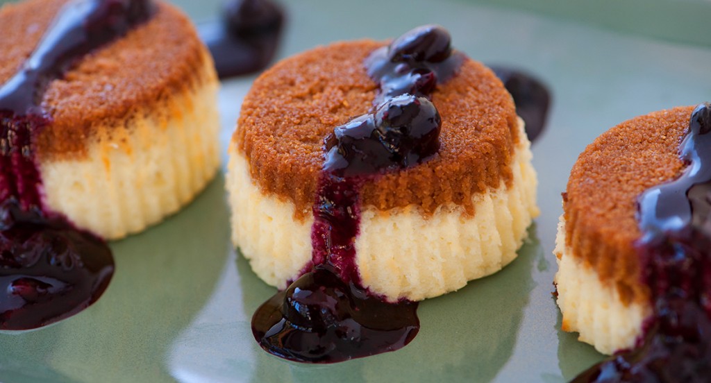 mini-upside-down-cheesecakes-with-blueberry-sauce