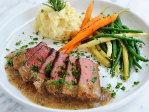 grilled-filet-mignon-with-cognac-mustard-sauce