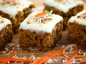 homemade-carrot-cake-with-lemon-cream-cheese-frosting