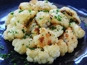roasted-cauliflower-with-olive-oil-and-lemon