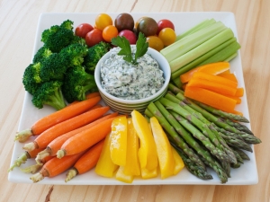 vegetable-crudite-platter-with-spinach-dip